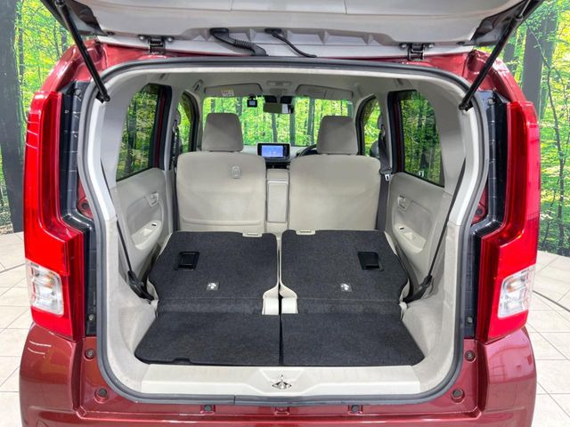 ���i�̂���������ʋ΁A���}���ɏ\���ȉ׎��X�y�[�X���m�ۂ��Ă���܂��B�Z�J���h�V�[�g��|���ƁA�傫�ȉו��̐ύڂ��\�ł���