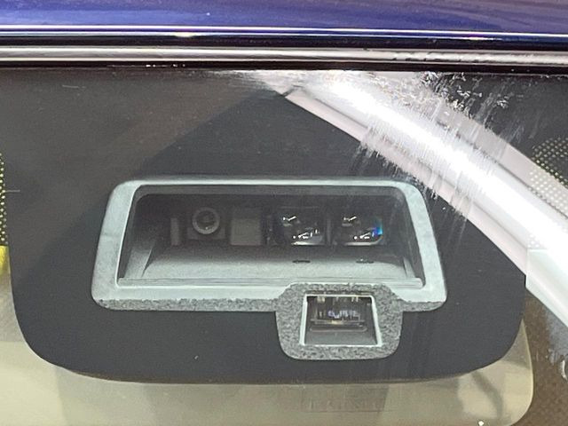 �y�X�Y�L �Z�[�t�e�B�T�|�[�g�z���s���ɑO���̎ԗ�����F�����A�Փ˂������Ȏ��͌x��ƃu���[�L�ŏՓˉ���Ɣ�Q�y�����A�V�X�g�B�����S�Ƀh���C�u�����y���݂��������܂��B