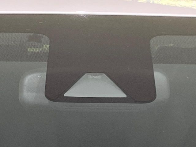 �y�g���^�Z�[�t�e�B�Z���X�z���s���ɑO���̎ԗ�����F�����A�Փ˂������Ȏ��͌x��ƃu���[�L�ŏՓˉ���Ɣ�Q�y�����A�V�X�g�B�����S�Ƀh���C�u�����y���݂��������܂��B