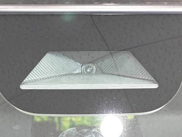 �y�z���_�Z���V���O�z���s���ɑO���̎ԗ�����F�����A�Փ˂������Ȏ��͌x��ƃu���[�L�ŏՓˉ���Ɣ�Q�y�����A�V�X�g�B�����S�Ƀh���C�u�����y���݂��������܂��B