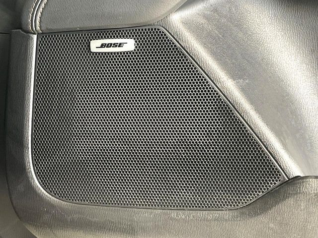 �yBOSE�T�E���h�V�X�e���z���[�J�[�I�v�V�����̍��i�ʃT�E���h�V�X�e���𓋍ځB��p�̃`���[�j���O���{���ꂽ�召�l�X�ȃX�s�[�J�[����ǎ��ȃT�E���h���t�ł��A�Տꊴ���ӂ�鉹����Ԃ����o���܂��B