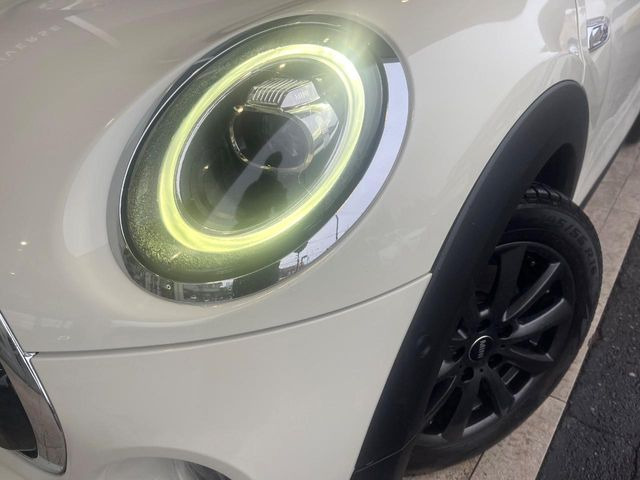 ��LED�w�b�h���C�g:��ԑ��s�����ǍD�Ȏ��E���m�ۂ����S���ĉ^�]�ł��鍂�P�xLED�w�b�h���C�g�𑕔�!�_�����x�������A����d�͂��}�����Ă��܂��B