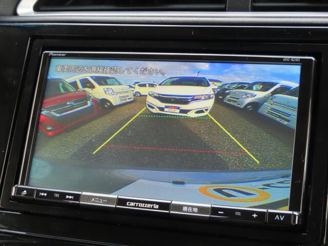 �o�b�N�J�����𑕔����Ă���܂��B���Ԏ��ɑ�ϖ𗧂��܂����^�]�����ȕ��̖����ɂȂ��Ă���܂��B