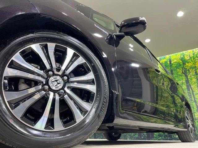 �y����15�C���`�A���~�z�C�[���z�O�ςɃ}�b�`���������A���~�z�C�[���𑕒����Ă���܂��B�e��ЊO�A���~�z�C�[����A�X�^�b�h���X�^�C�����戵�����Ă���܂��B���񂲑��k����������