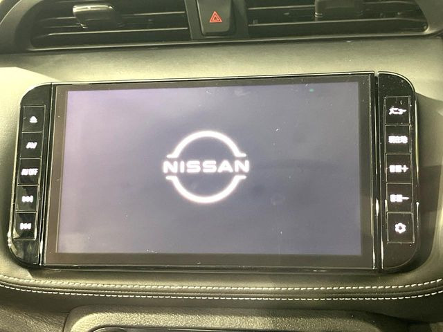 �y�����i�r�z�l�C�̏����i�r�𑕔����Ă���܂��B�i�r�̎g���₷���͂������A�I�[�f�B�I�@�\���[��!�L�����v�◷�s�͂������A�ʋ΂┃�����ȂǕ��i�̃h���C�u���y�����Ȃ�͂���