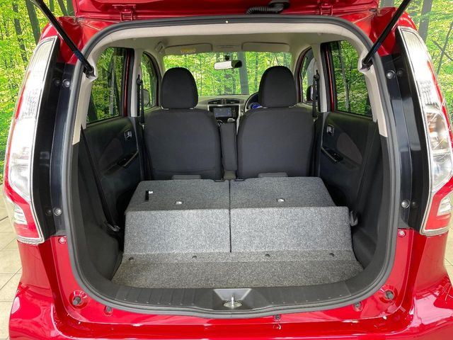 ���i�̂���������ʋ΁A���}���ɏ\���ȉ׎��X�y�[�X���m�ۂ��Ă���܂��B�Z�J���h�V�[�g��|���ƁA�傫�ȉו��̐ύڂ��\�ł���