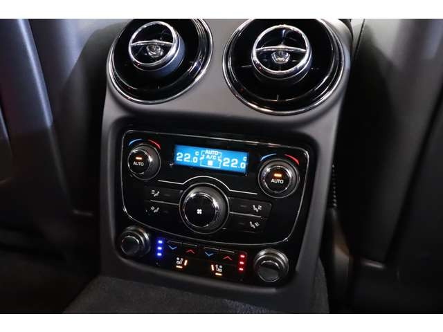 �z�C�[���x�[�X��3m�𒴂��A�N�[�y�X�^�C���ł���Ȃ����ȃX�y�[�X���\���Ɋm�ہB�V�[�g�q�[�^�[��x���`���[�V�����������A���K���ɂ�������͂���܂���B