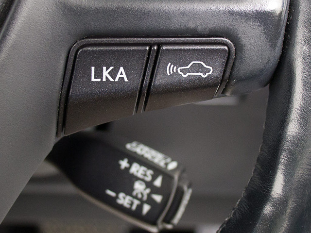 �Փˉ���x���^�v���N���b�V���Z�[�t�e�B�V�X�e�� �O���ɏo��������Q���ɑ΂��x��𔭂��A�h���C�o�[�Ɍx���B�����Ƀu���[�L�A�V�X�g�ɂ��Փˉ���Ƒ��x���y�����܂��B