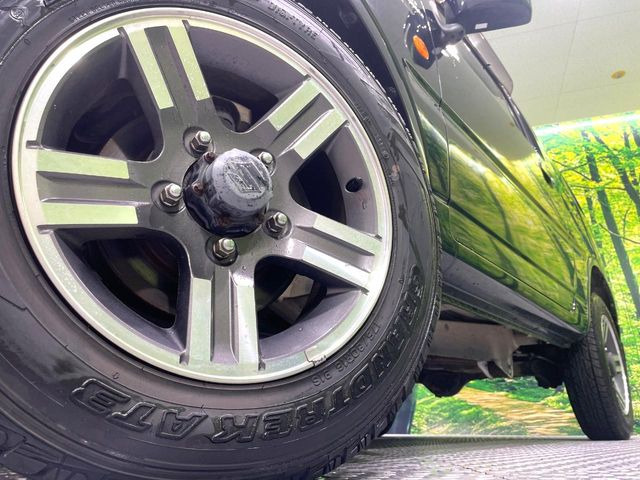 �y����16�C���`�A���~�z�C�[���z�O�ςɃ}�b�`���������A���~�z�C�[���𑕒����Ă���܂��B�e��ЊO�A���~�z�C�[����A�X�^�b�h���X�^�C�����戵�����Ă���܂��B���񂲑��k����������