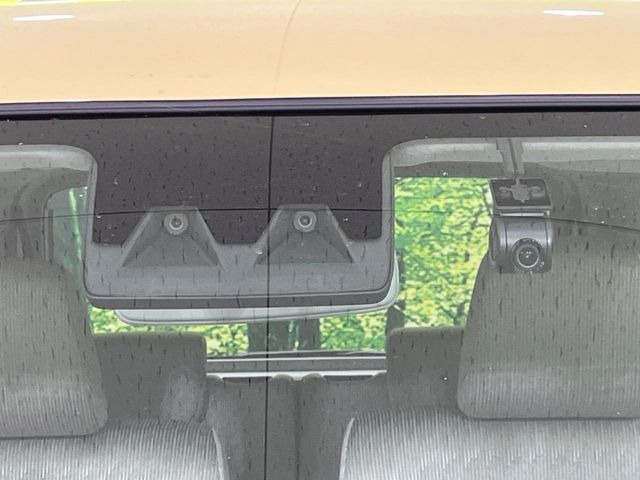 �y�X�}�[�g�A�V�X�g�z���s���ɑO���̎ԗ�����F�����A�Փ˂������Ȏ��͌x��ƃu���[�L�ŏՓˉ���Ɣ�Q�y�����A�V�X�g�B�����S�Ƀh���C�u�����y���݂��������܂��B