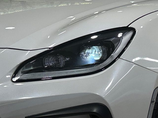 �yLED�w�b�h���C�g�z���V����ԑ��s�����ǍD�Ȏ��E���m�ۂ����S���ĉ^�]�ł��鍂�P�xLED�w�b�h���C�g�𑕔�!�_�����x�������A����d�͂��}�����Ă��܂��B