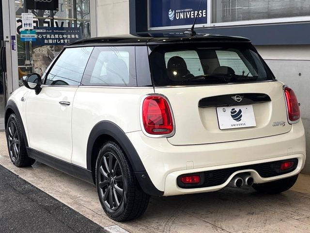 �������t�т̕ۏ؂̑��A���S�̍Œ�3�N�E���s�������ۏ�(�L��)�����p�ӁB�A���Ԃ����S���Ă��y���݂���������l�A�ۏؓ��e���[���͂������A�����_��&�I�C�������⃍�[�h�T�[�r�X���t�т��Ă���܂��B