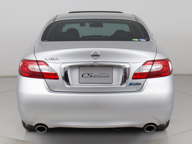 �����}���`�A���^�̃J���[�o�b�N���j�^�[���ځB�M�A���o�b�N�ɓ����Ǝ����I�ɐ؂�ւ��D����̂ł��B�N���ȃJ�����摜�ɂĎԌɓ�����T�|�[�g���Ă���܂��B����ŎԌɓ�������S�ł��ˁB