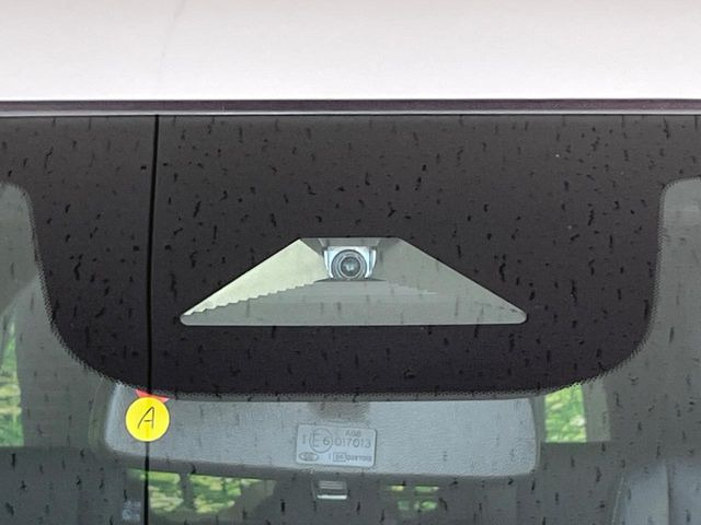 �y�z���_�Z���V���O�z���s���ɑO���̎ԗ�����F�����A�Փ˂������Ȏ��͌x��ƃu���[�L�ŏՓˉ���Ɣ�Q�y�����A�V�X�g�B�����S�Ƀh���C�u�����y���݂��������܂��B