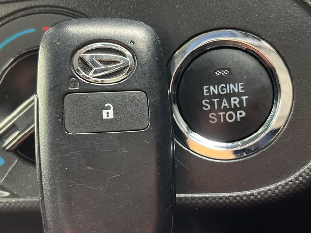 �y�L�[�t���[�V�X�e���z�J�o����|�P�b�g�ɓ��ꂽ�܂܂ł��h�A�̎{���E�������\�ȃX�}�[�g�L�[�𑕔��B�G���W���̃I���E�I�t�����J�M�����o���K�v����������Ƃ��Ă��֗��ł���