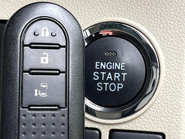 �y�A�N�Z�X�L�[&�v�b�V���X�^�[�g�z�J�o����|�P�b�g�ɓ��ꂽ�܂܂ł��h�A�̎{���E�������\�ȃX�}�[�g�L�[�𑕔��B�G���W���̃I���E�I�t�����J�M�����o���K�v�������A�{�^�����v�b�V�����邾����OK��