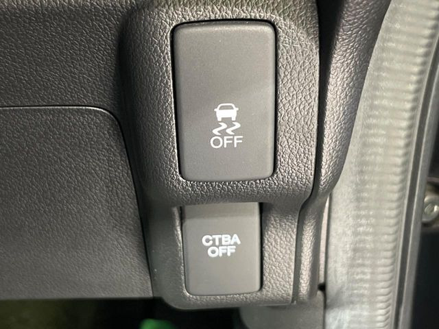 �y�V�e�B�u���[�L�A�N�e�B�u�V�X�e���z�ᑬ���s���ɑO���̎ԗ�����F�����A�Փ˂������Ȏ��͌x��ƃu���[�L�ŏՓˉ���Ɣ�Q�y�����A�V�X�g�B�����S�Ƀh���C�u�����y���݂��������܂��B