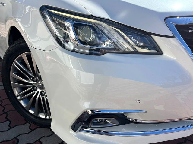 �yLED�w�b�h���C�g�z���V����ԑ��s�����ǍD�Ȏ��E���m�ۂ����S���ĉ^�]�ł��鍂�P�xLED�w�b�h���C�g�𑕔�!�_�����x�������A����d�͂��}�����Ă��܂��B