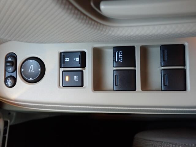 �d���i�[���h�A�~���[�E�p���[�E�B���h�E�������Ă��܂��B