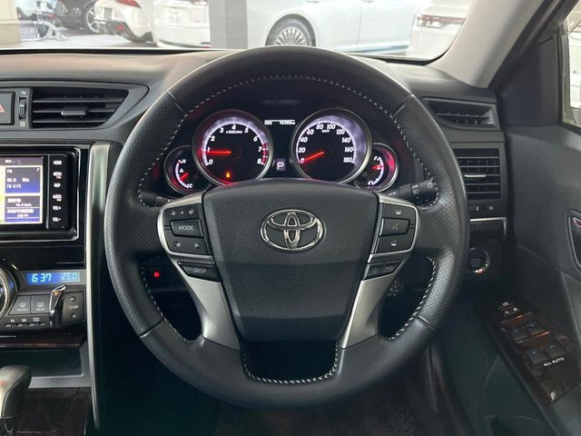 �y�����v�����X�e�A�����O�z�㎿�Ȋv���g�p���邱�ƂŁA��ɂ����������݂ƂĂ��^�]���₷���n���h���ł���