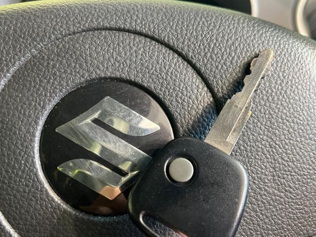 �֗��ȃL�[���X��{�^������ŊȒP�Ƀh�A�̉����A�{�����\�ł�!