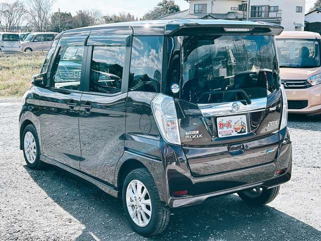 ���X�ł͌y�����Ԃ��畁�ʎԂ܂ŕ��L���I�[�����[�J�[�̎Ԏ�E�F�E�O���[�h��L�x�ɑ����Ă���܂��B