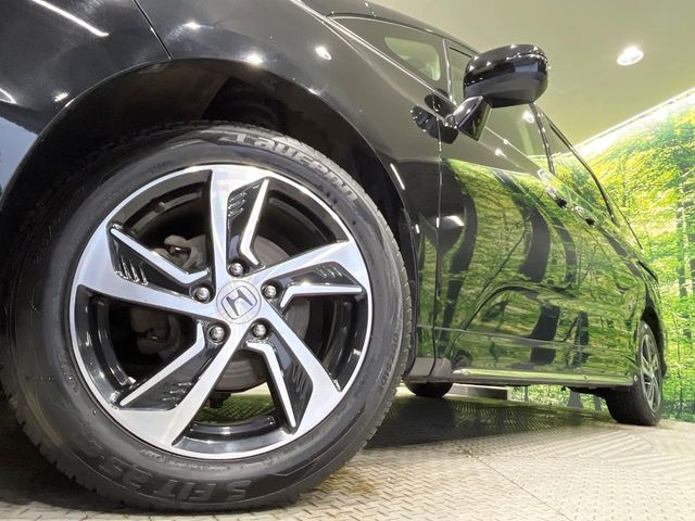 �y����17�C���`�A���~�z�C�[���z�O�ςɃ}�b�`���������A���~�z�C�[���𑕒����Ă���܂��B�e��ЊO�A���~�z�C�[����A�X�^�b�h���X�^�C�����戵�����Ă���܂��B���񂲑��k����������