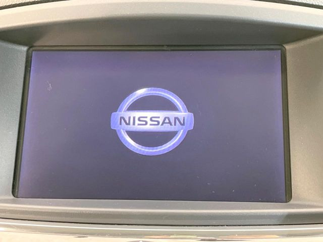 �y�����i�r�z�l�C�̏����i�r�𑕔����Ă���܂��B�i�r�̎g���₷���͂������A�I�[�f�B�I�@�\���[��!�L�����v�◷�s�͂������A�ʋ΂┃�����ȂǕ��i�̃h���C�u���y�����Ȃ�͂���