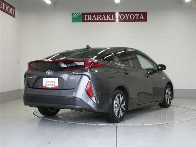 プリウスPHV1.8 S