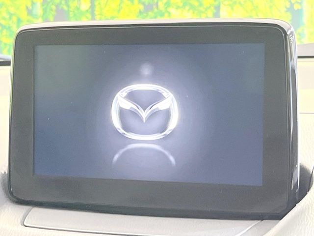 �y�}�c�_�R�l�N�g�i�r�z�ԓ��̕��͋C�Ƀ}�b�`������̌^�^�C�v�̃i�r�B�e����q�ݒ��Bluetooth�Đ����A�l�X�ȋ@�\���y���߂܂��B�����I�ȃ_�C�������삪�\�ŁA�g��������ǍD�ł��B