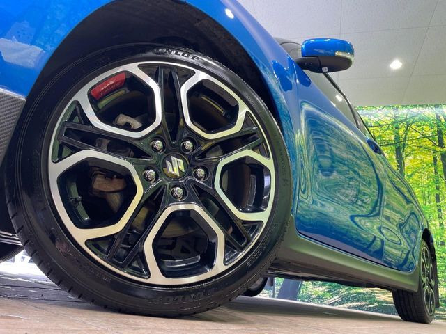 �y����17�C���`�A���~�z�C�[���z�O�ςɃ}�b�`���������A���~�z�C�[���𑕒����Ă���܂��B�e��ЊO�A���~�z�C�[����A�X�^�b�h���X�^�C�����戵�����Ă���܂��B���񂲑��k����������