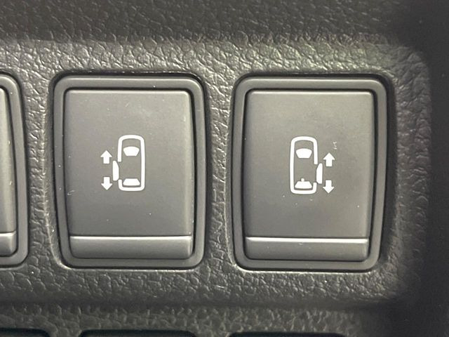 �y�����X���C�h�h�A�z���ԏ�ŗׂ̎ԂƂ̊Ԋu���������ɂ������A�X���C�h�h�A�Ȃ���S!�h�A�I�[�v������������炸�A�J�������L���̂ŏ��~�肪�Ƃ��Ă��ȒP�ł��B�傫�ȉו��̏o���������Ȃ���\��