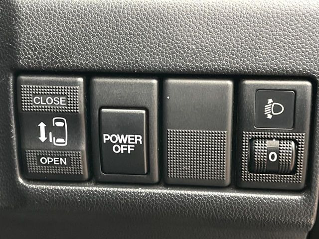 �y�p���[�X���C�h�h�A�z�X�}�[�g�L�[��^�]�Ȃ̃X�C�b�`�ŃX���C�h�h�A�̊J���\���d��������͂����ăh�A���J����K�v�������A���������q�l�ł��A�d���ו��������Ă��鎞�����N�ɊJ���߂ł��܂���