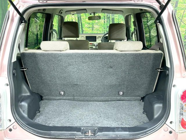 ���i�̂���������ʋ΁A���}���ɏ\���ȉ׎��X�y�[�X���m�ۂ��Ă���܂��B�Z�J���h�V�[�g��|���ƁA�傫�ȉו��̐ύڂ��\�ł���