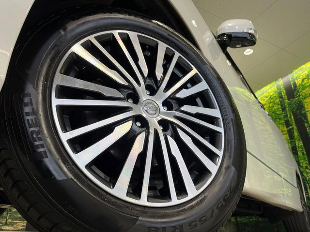 �y����18�C���`�A���~�z�C�[���z�O�ςɃ}�b�`���������A���~�z�C�[���𑕒����Ă���܂��B�e��ЊO�A���~�z�C�[����A�X�^�b�h���X�^�C�����戵�����Ă���܂��B���񂲑��k����������