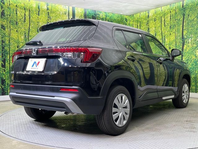 ☆全国のネクステージからお取り寄せが可能※!遠方の店舗に展示してあるクルマが気になる場合も、最寄りの店舗でご覧いただくことが可能です!是非私たちに要望をお聞かせください!※別途費用