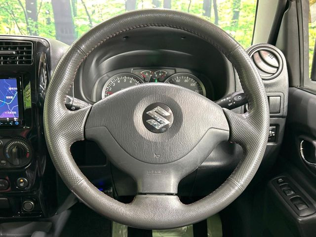 �y�����v�����X�e�A�����O�z�㎿�Ȋv���g�p���邱�ƂŁA��ɂ����������݂ƂĂ��^�]���₷���n���h���ł���