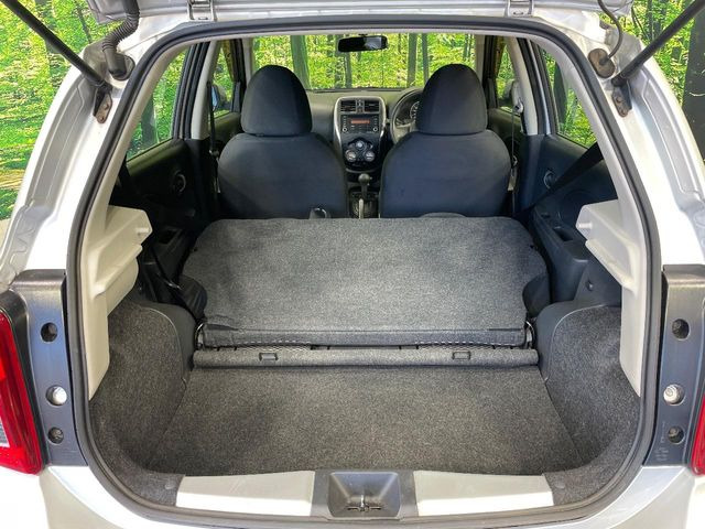 ���i�̂���������ʋ΁A���}���ɏ\���ȉ׎��X�y�[�X���m�ۂ��Ă���܂��B�Z�J���h�V�[�g��|���ƁA�傫�ȉו��̐ύڂ��\�ł���