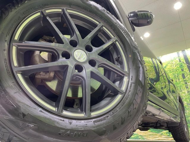 �y����17�C���`�A���~�z�C�[���z�O�ςɃ}�b�`���������A���~�z�C�[���𑕒����Ă���܂��B�e��ЊO�A���~�z�C�[����A�X�^�b�h���X�^�C�����戵�����Ă���܂��B���񂲑��k����������