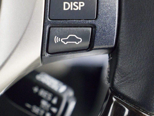 �Փˉ���x���^�v���N���b�V���Z�[�t�e�B�V�X�e�� �O���ɏo��������Q���ɑ΂��x��𔭂��A�h���C�o�[�Ɍx���B�����Ƀu���[�L�A�V�X�g�ɂ��Փˉ���Ƒ��x���y�����܂��B