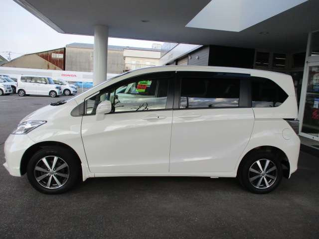 フリード1.5 G ジャストセレクション 4WD