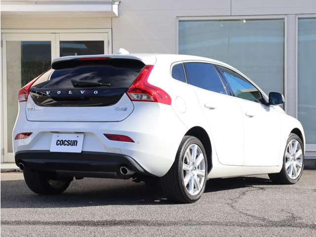 �G���W���I�C���̓t�����X��MOTUL(���`���[��)���g�p���Ă��܂��B�V���{���{�e���f���ɓK������قȂ�S�x�̃I�C�������p�ӂ��Ă��܂��B