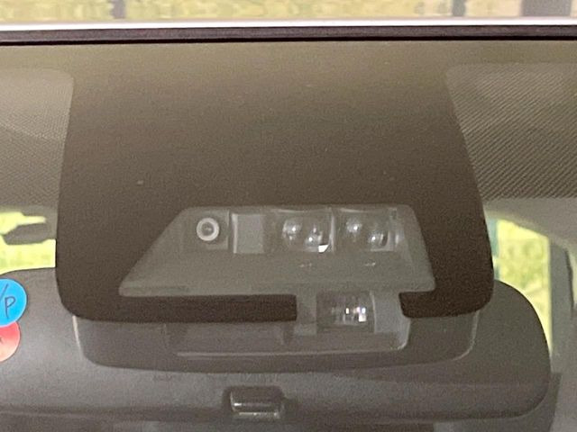 �y�g���^�Z�[�t�e�B�Z���X�z���s���ɑO���̎ԗ�����F�����A�Փ˂������Ȏ��͌x��ƃu���[�L�ŏՓˉ���Ɣ�Q�y�����A�V�X�g�B�����S�Ƀh���C�u�����y���݂��������܂��B