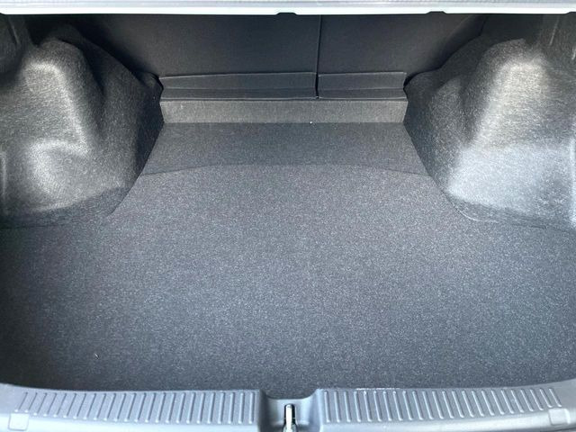 ���i�̂���������ʋ΁A���}���ɏ\���ȉ׎��X�y�[�X���m�ۂ��Ă���܂��B