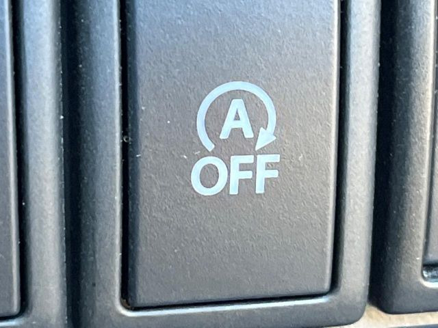 �y�A�C�h�����O�X�g�b�v�z�ԐM����a�؂Œ�Ԃ����ۂɃG���W�����~���A���ʂȔR���̏����}���܂��B�R��������ی�ɂȂ���@�\��G���W���̓u���[�L�𗣂��΍Ďn�����܂��B