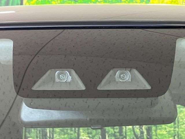 �y�X�}�[�g�A�V�X�g�z���s���ɑO���̎ԗ�����F�����A�Փ˂������Ȏ��͌x��ƃu���[�L�ŏՓˉ���Ɣ�Q�y�����A�V�X�g�B�����S�Ƀh���C�u�����y���݂��������܂��B