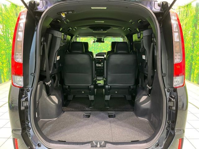 ���i�̂���������ʋ΁A���}���ɏ\���ȉ׎��X�y�[�X���m�ۂ��Ă���܂��B�Z�J���h�V�[�g��|���ƁA�傫�ȉו��̐ύڂ��\�ł���