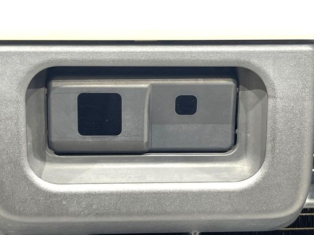 �y�X�}�[�g�A�V�X�g�z���s���ɑO���̎ԗ�����F�����A�Փ˂������Ȏ��͌x��ƃu���[�L�ŏՓˉ���Ɣ�Q�y�����A�V�X�g�B�����S�Ƀh���C�u�����y���݂��������܂��B