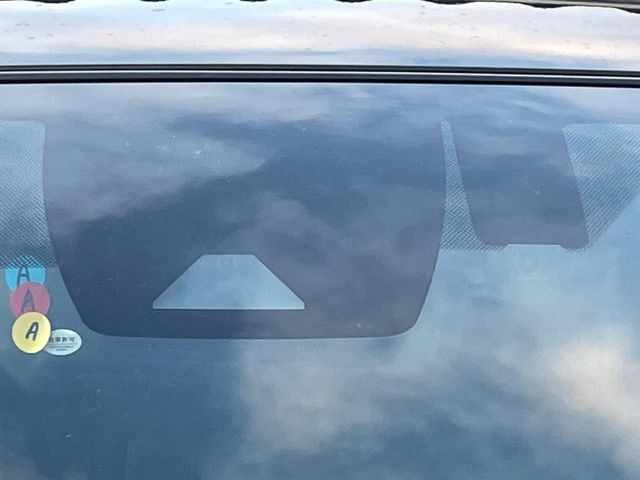 �y�v���N���b�V���Z�[�t�e�B�z�O���̎ԗ��������m���A�Փ˂������Ȏ��͌x��Œ��ӂ𑣂��A�u���[�L�𓥂ޗ͂��T�|�[�g�B�u���[�L�𓥂߂Ȃ������ꍇ�͏Փ˔�Q�y���u���[�L���쓮�A�Փˉ�����T�|�[�g���܂��B