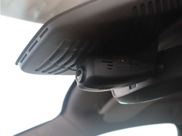 �h�C�c�̃{���{���`���[�j���O���[�J�[HEICO SPORTIV�̐��K�̔��X���t���ƈ��m���ɂ�HEICO SPORTIV�v���~�A���p�[�g�i�[KANTO / TOKAI�Ƃ��ĉ^�c�����Ă��܂��B